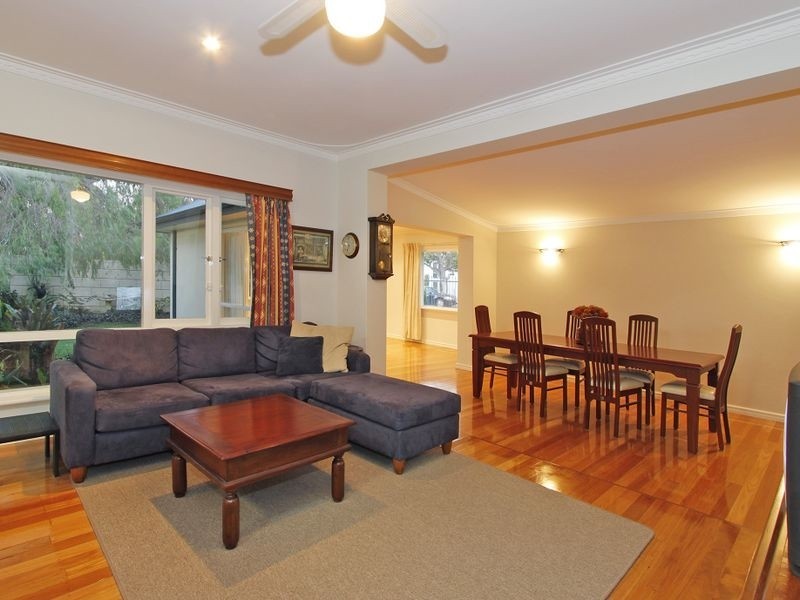 5 Potts Street, Melville WA 6156