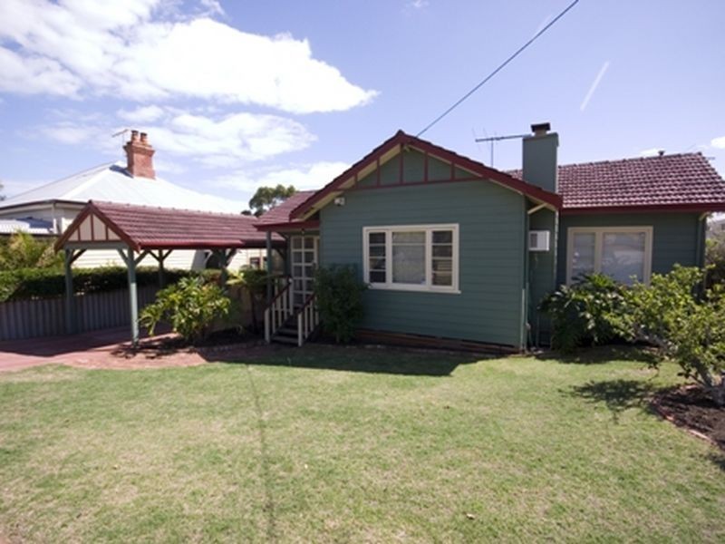 35 Zenobia Street, Palmyra WA 6157