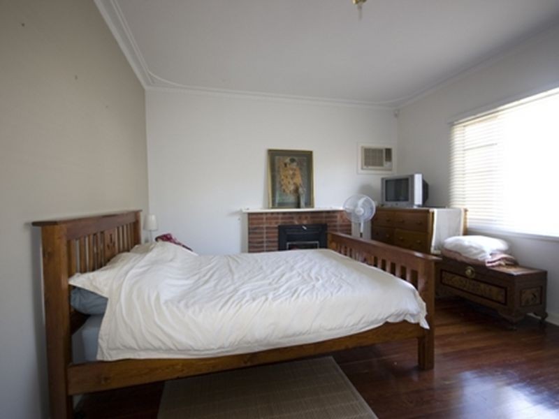 35 Zenobia Street, Palmyra WA 6157