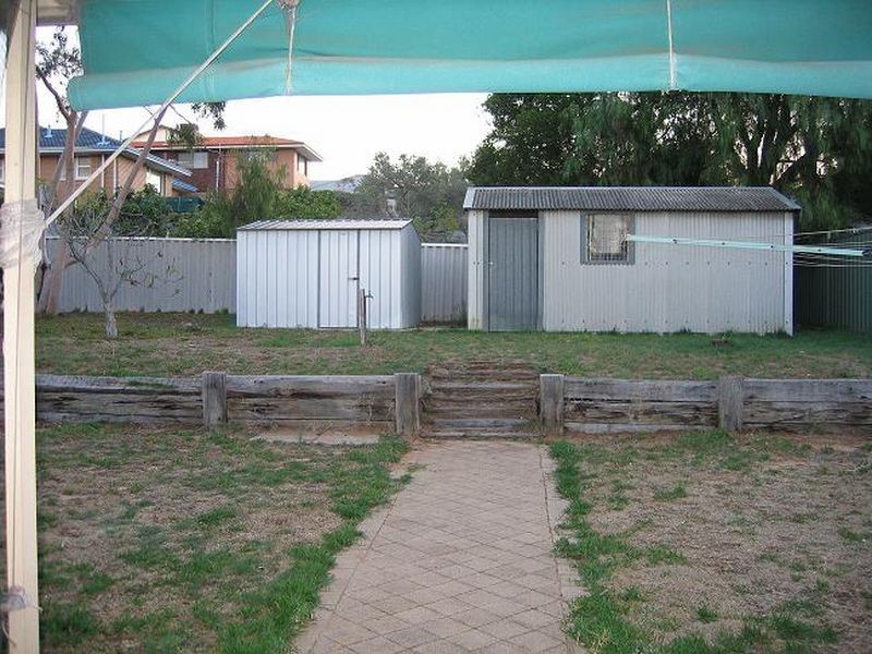 29 Wiluna Avenue, White Gum Valley WA 6162