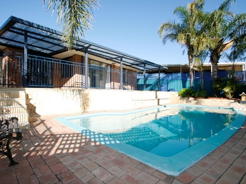 50 Parkway Drive, Bibra Lake WA 6163