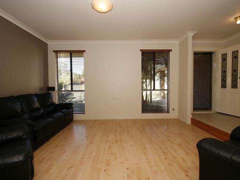 50 Parkway Drive, Bibra Lake WA 6163