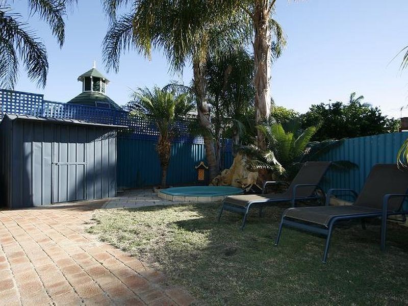 50 Parkway Drive, Bibra Lake WA 6163