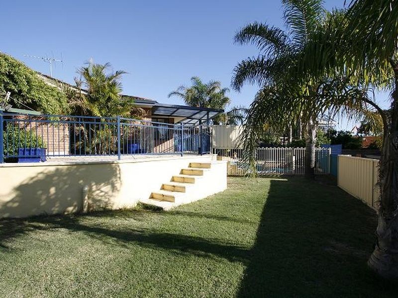 50 Parkway Drive, Bibra Lake WA 6163