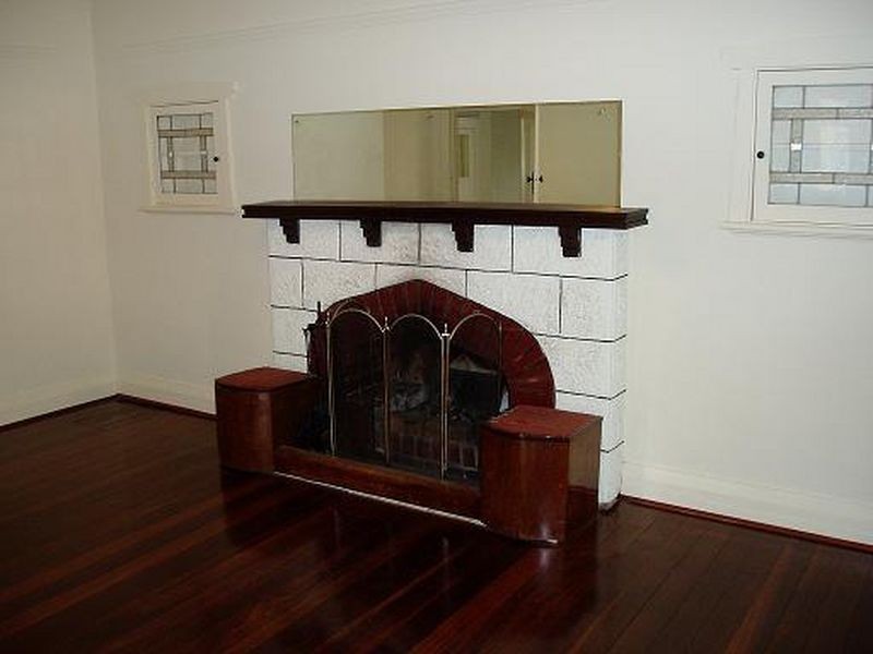 16A Kitchener Road, Melville WA 6156