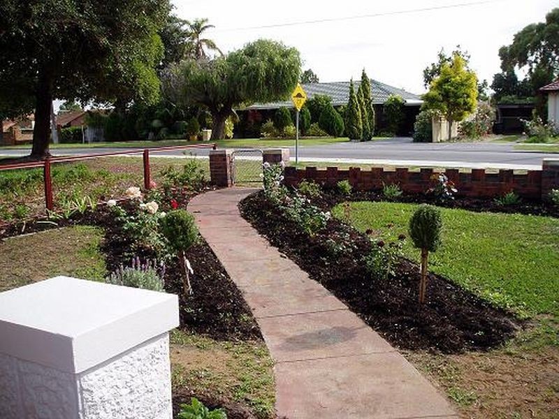 16A Kitchener Road, Melville WA 6156