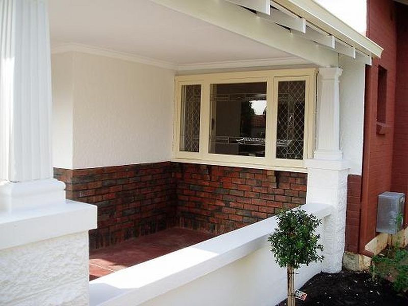 16A Kitchener Road, Melville WA 6156