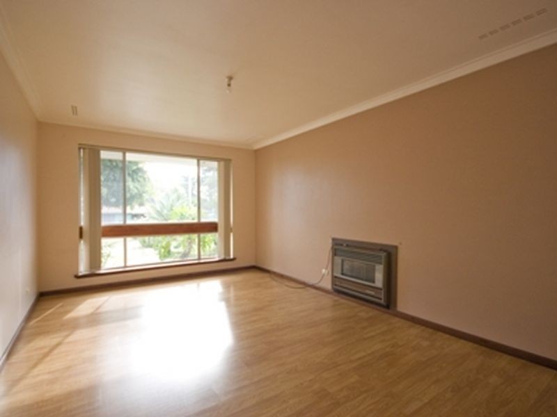 24 Farmer Way, Parmelia WA 6167