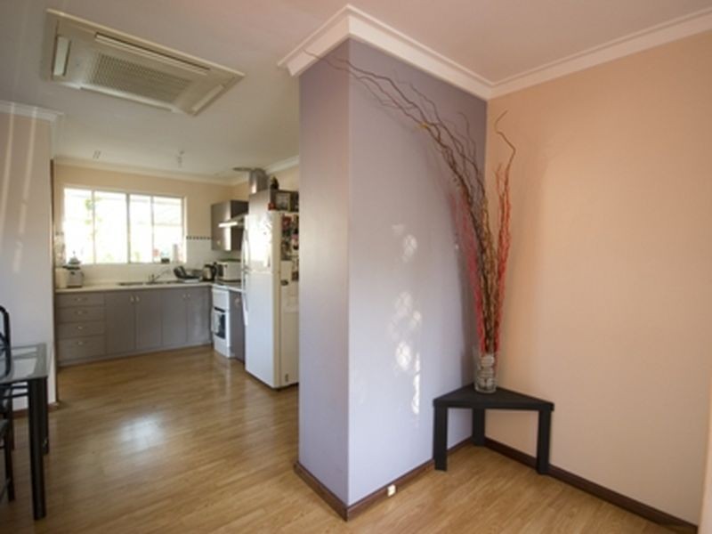 24 Farmer Way, Parmelia WA 6167