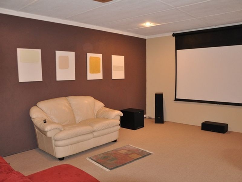 99 Coleman Crescent, Melville WA 6156