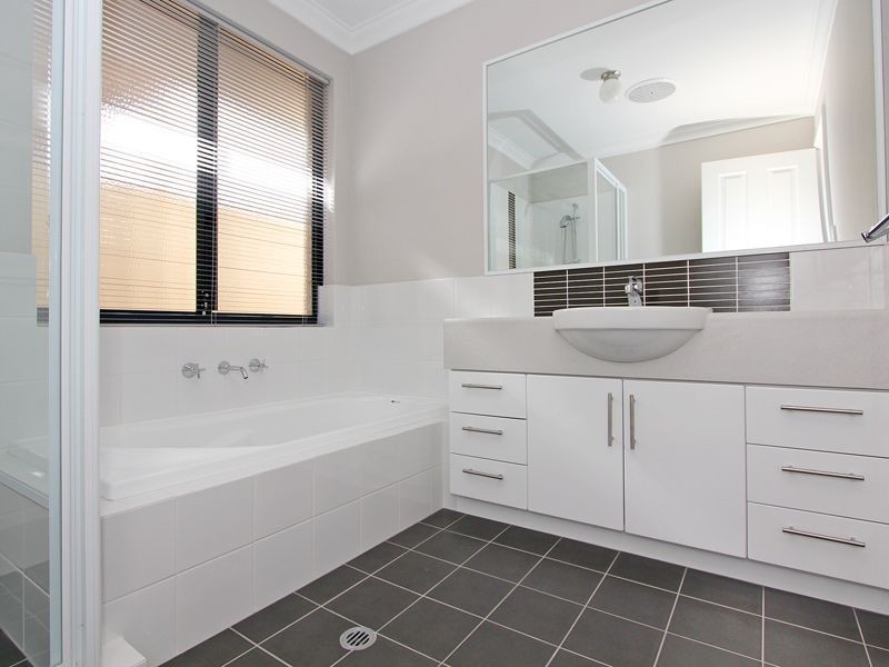 2/165 Marmion Street, Fremantle WA 6160