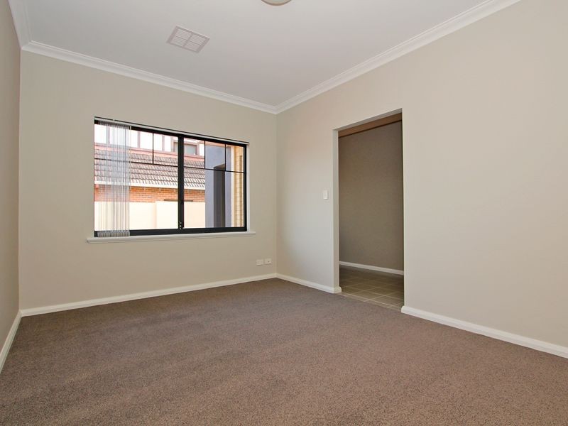 2/165 Marmion Street, Fremantle WA 6160