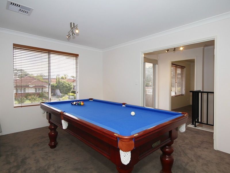 22 Northlake Road, Alfred Cove WA 6154