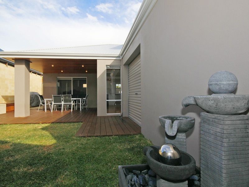 22 Northlake Road, Alfred Cove WA 6154