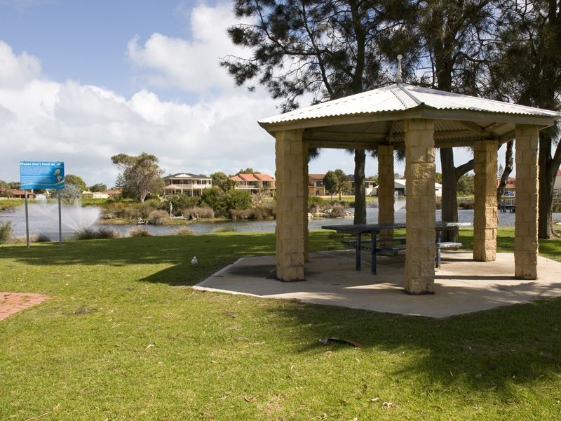 1/10 Fletcher Street, Rockingham WA 6168