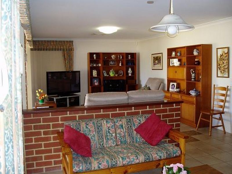 7 Moresby Close, Bibra Lake WA 6163