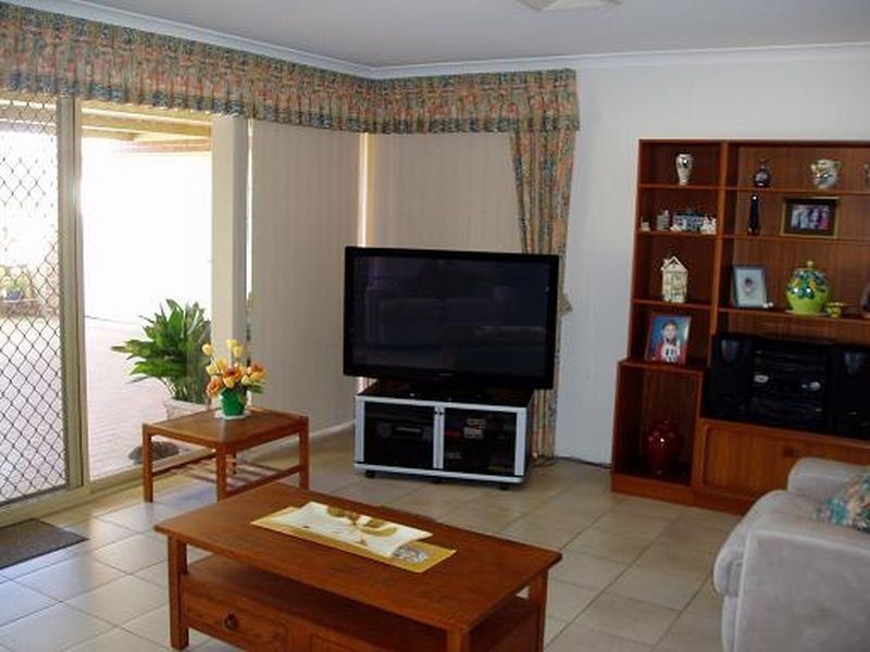 7 Moresby Close, Bibra Lake WA 6163