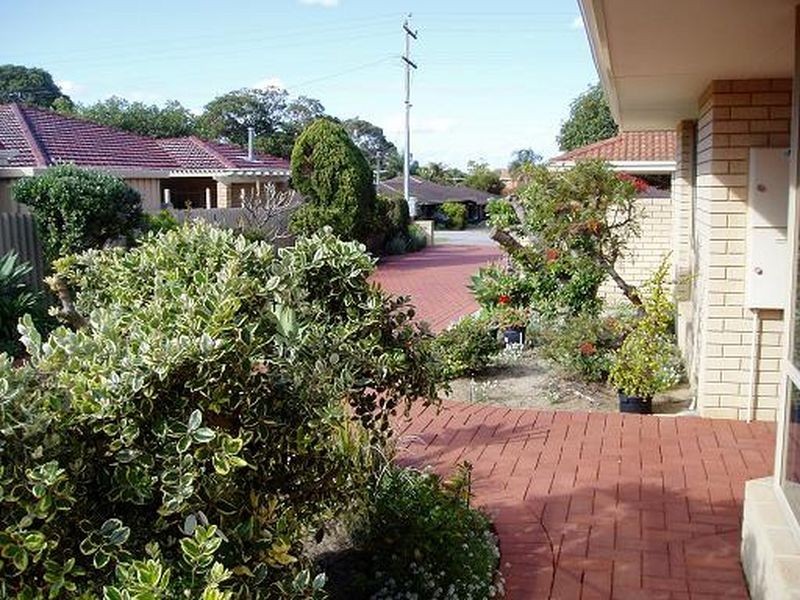 2/89 Waddell Road, Bicton WA 6157