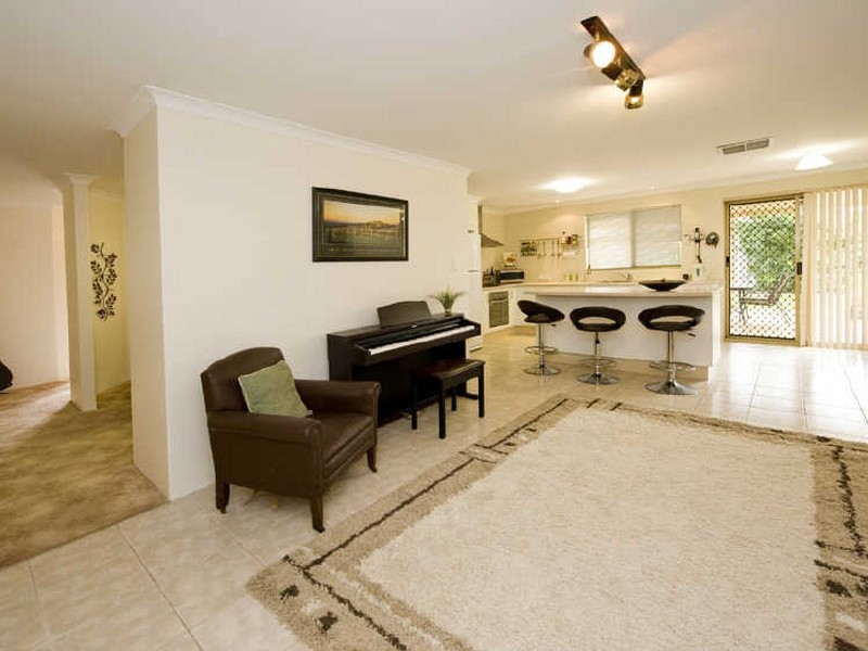 3 Winter Drive, Thornlie WA 6108