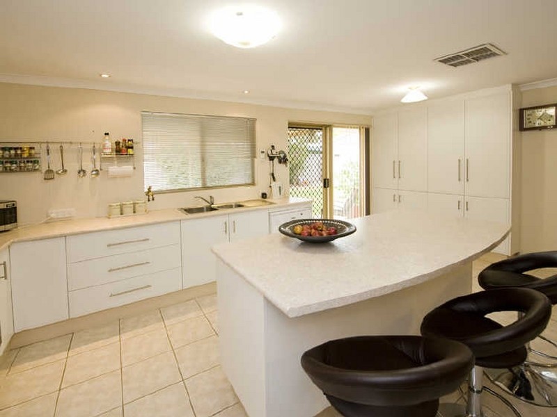 3 Winter Drive, Thornlie WA 6108