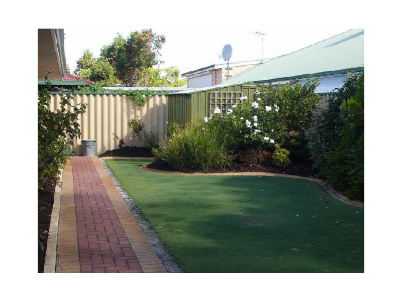 9 Lavender Close, Thornlie WA 6108