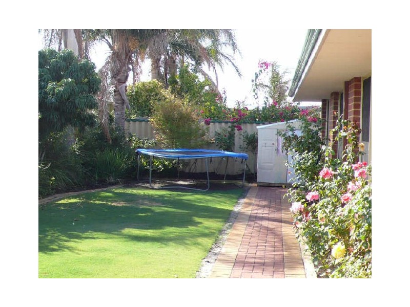 9 Lavender Close, Thornlie WA 6108