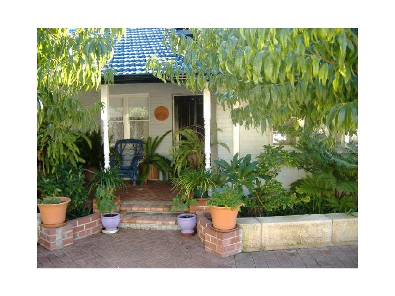 6 Helm Street, Maddington WA 6109