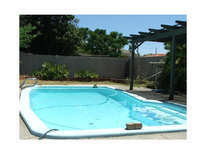 11 Virginia Avenue, Maddington WA 6109