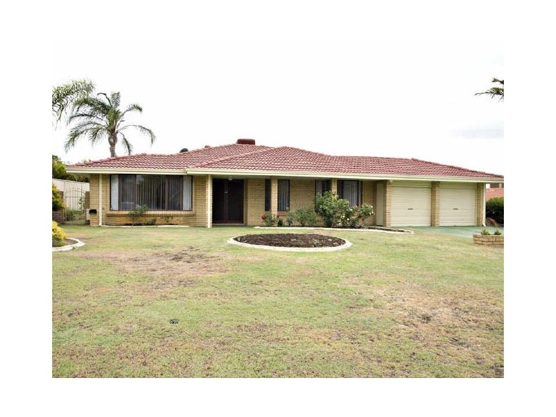 16 Sovereign Drive, Thornlie WA 6108