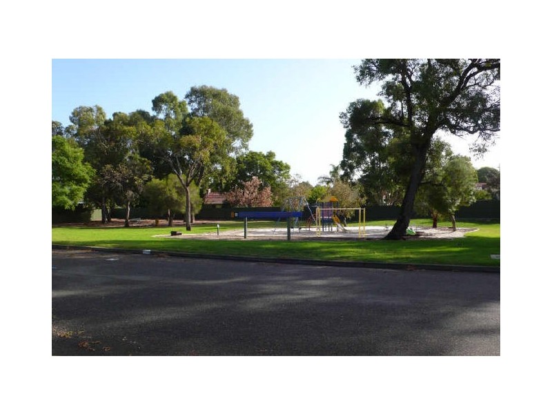 5 Banksia Circle, Thornlie WA 6108