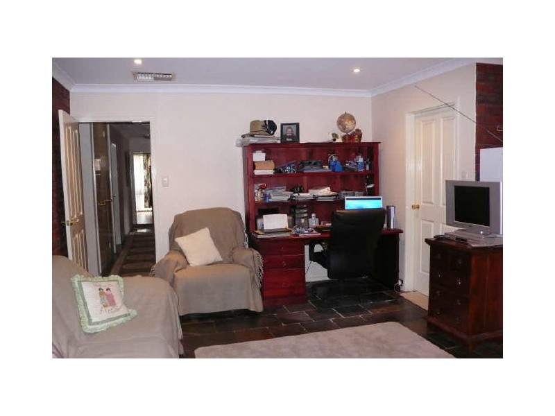 26 Ailsworth Court, Thornlie WA 6108