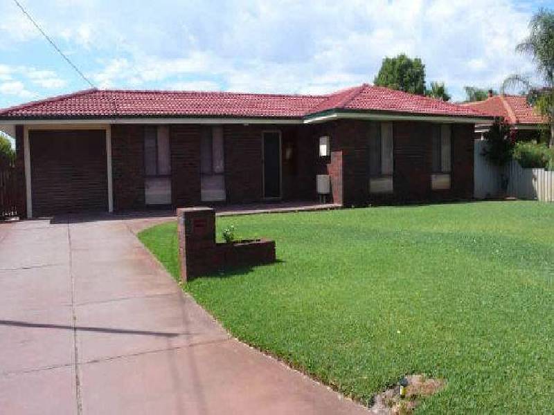 64 Shillington Way, Thornlie WA 6108