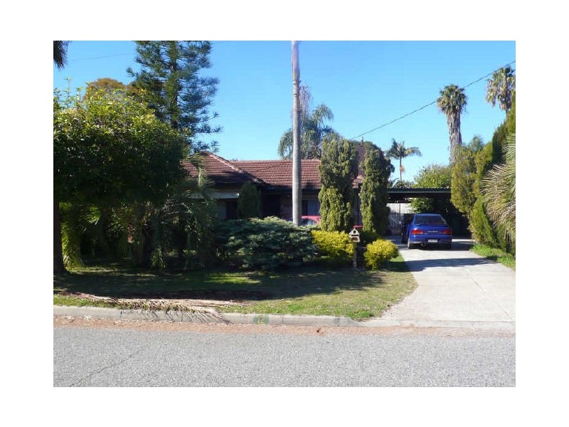 12 Tonbridge Way, Thornlie WA 6108