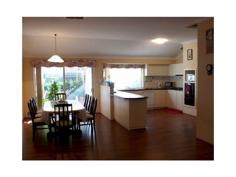 6 Nutbush Court, Thornlie WA 6108