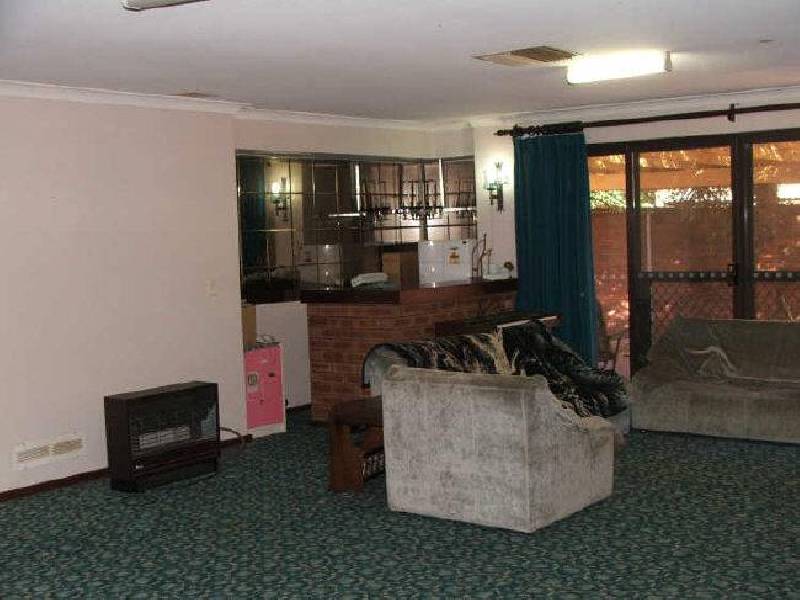 16 Grenadier Drive, Thornlie WA 6108