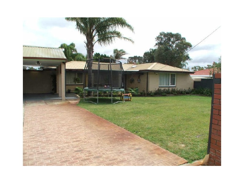 8 Blanche Street, Gosnells WA 6110