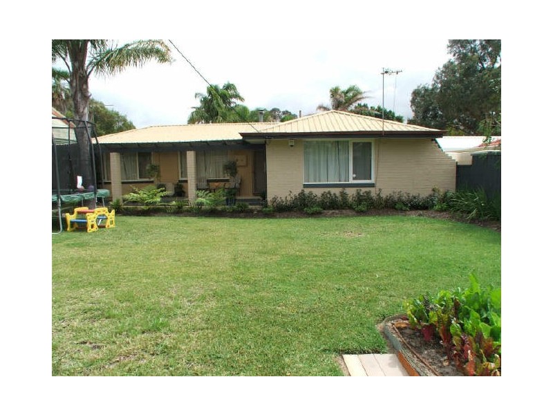 8 Blanche Street, Gosnells WA 6110