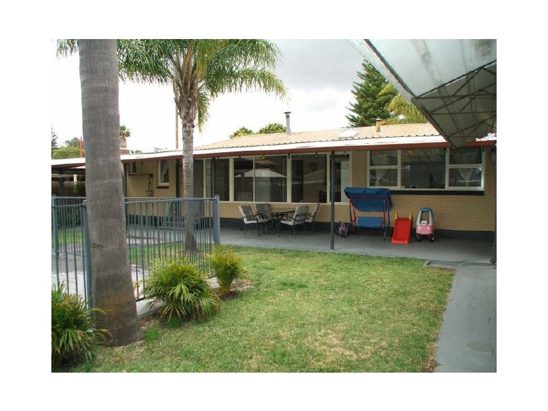 8 Blanche Street, Gosnells WA 6110