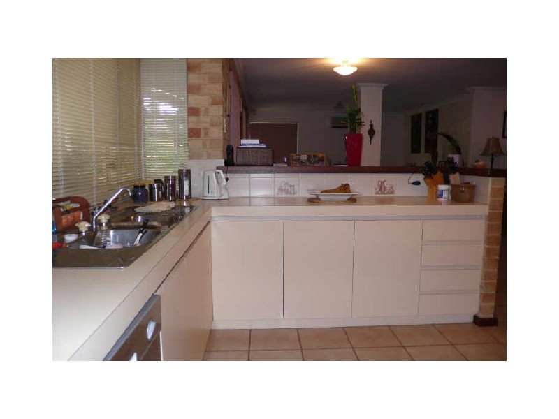 6 Burgandy Court, Thornlie WA 6108