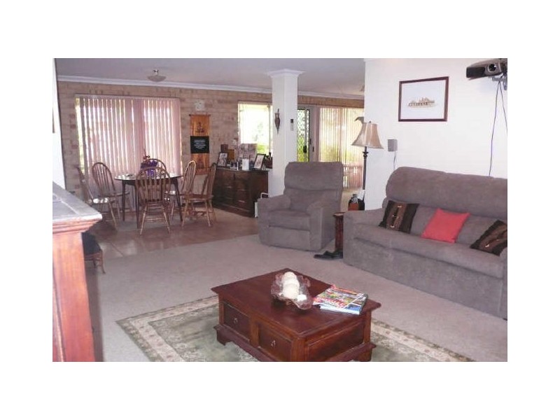 6 Burgandy Court, Thornlie WA 6108