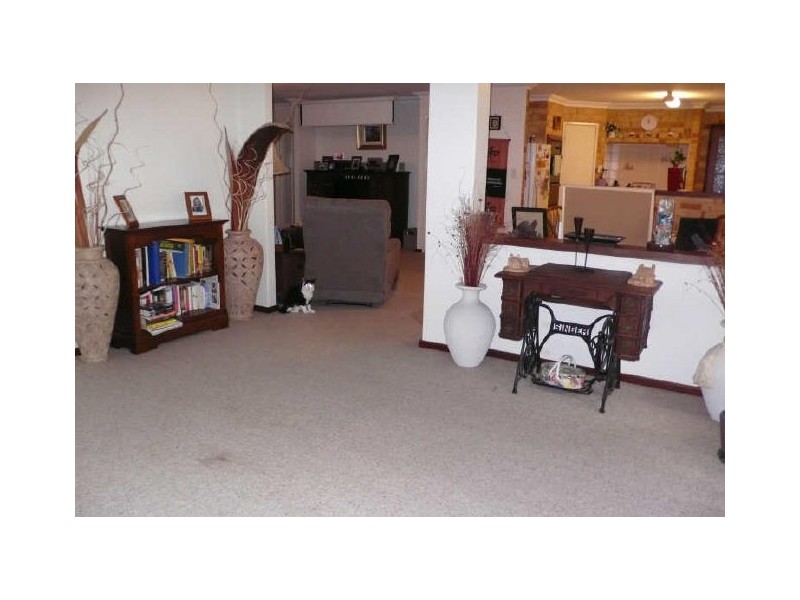 6 Burgandy Court, Thornlie WA 6108