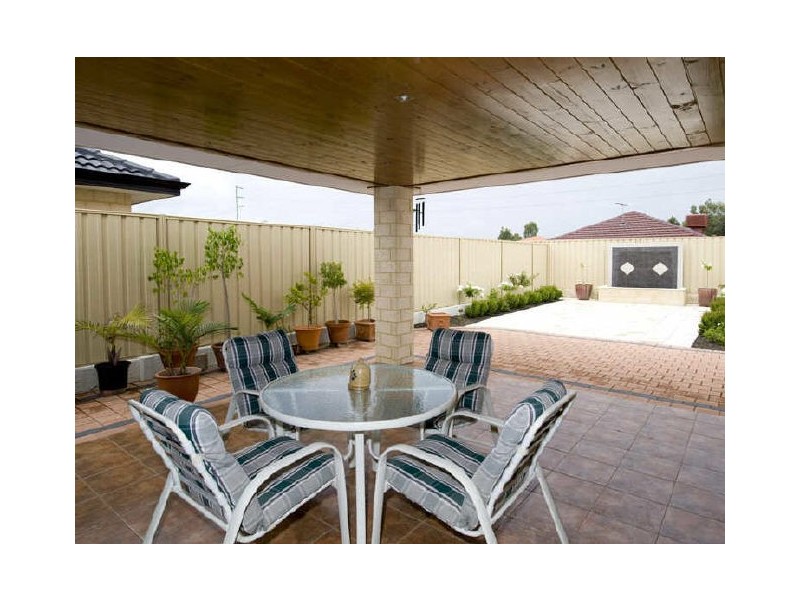 8 Pintaclo Way, Canning Vale WA 6155
