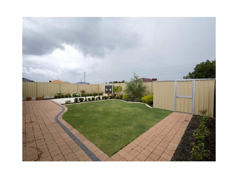 8 Pintaclo Way, Canning Vale WA 6155