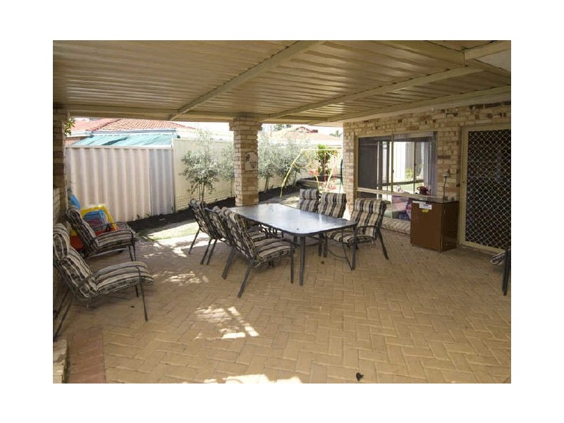 14 Tasman Court, Thornlie WA 6108