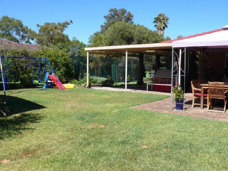 29 Jacobsen Way, Thornlie WA 6108