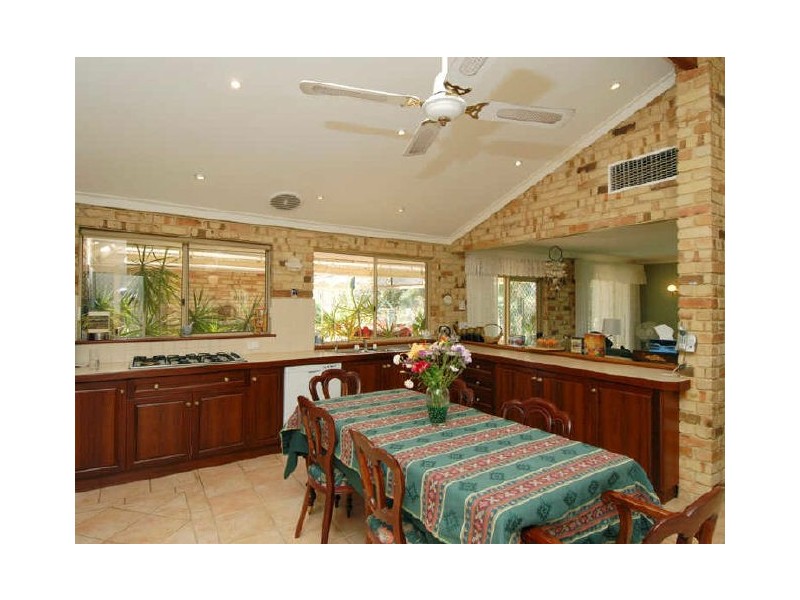 41 Brockwell Place, Oakford WA 6121