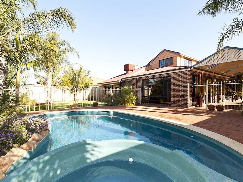 31 Welbeck Road, Canning Vale WA 6155