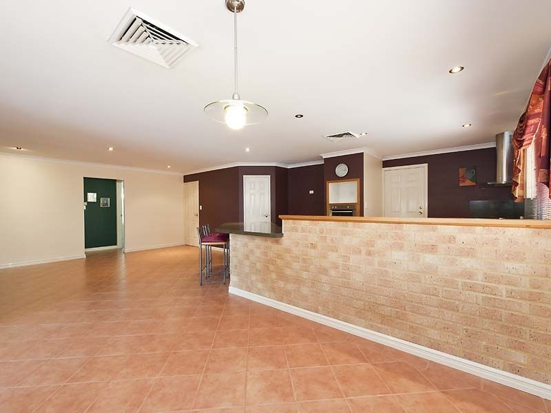 31 Welbeck Road, Canning Vale WA 6155