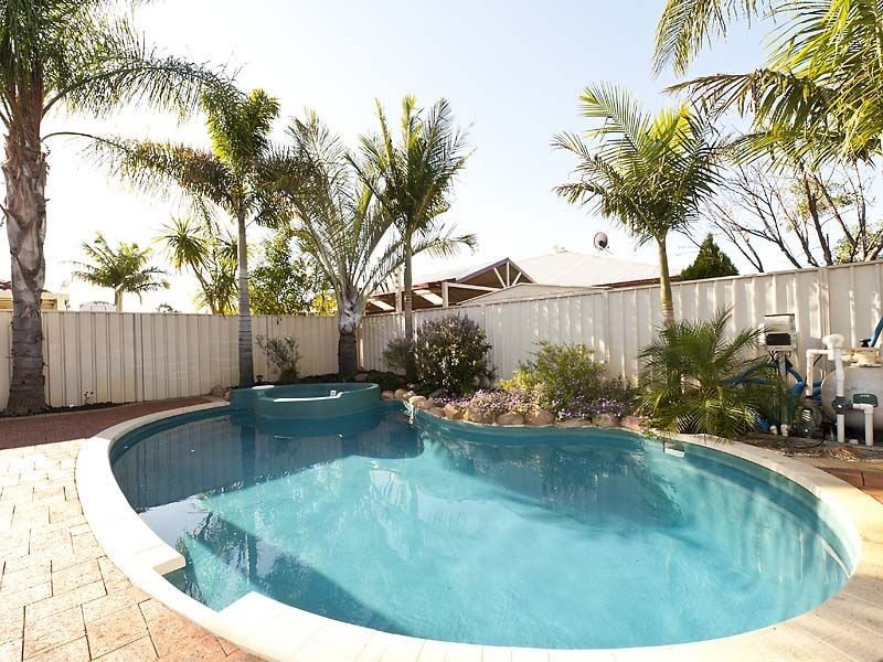 31 Welbeck Road, Canning Vale WA 6155