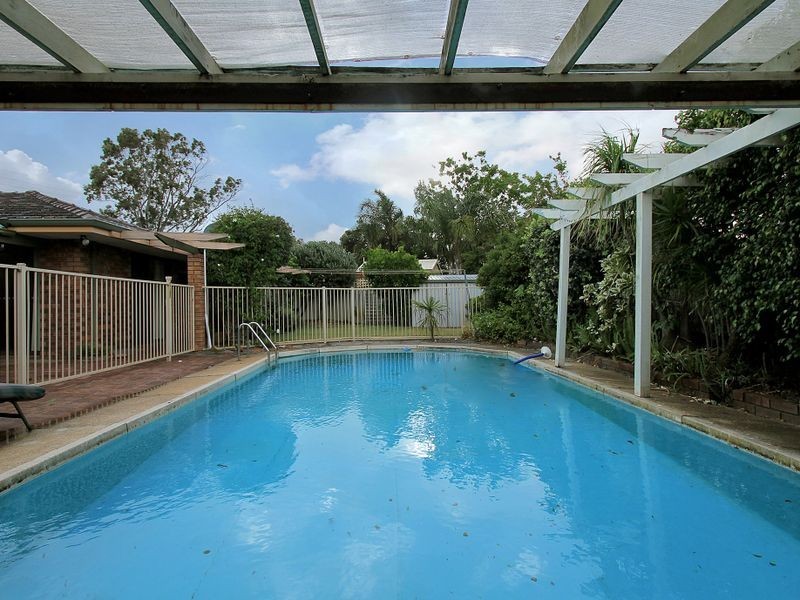 37 Sutherland Drive, Thornlie WA 6108